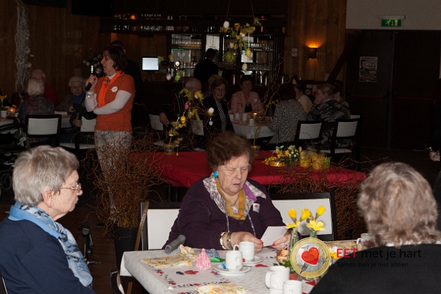 20150322 frans versteden fotografie - tilburginbeeld FRVE0728.jpg - eet met je hart lunch en creatieve workshop paastakken maken